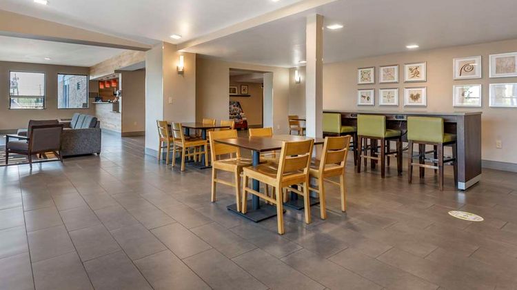 Comfort Inn & Suites Syracuse N. Airport Restaurant