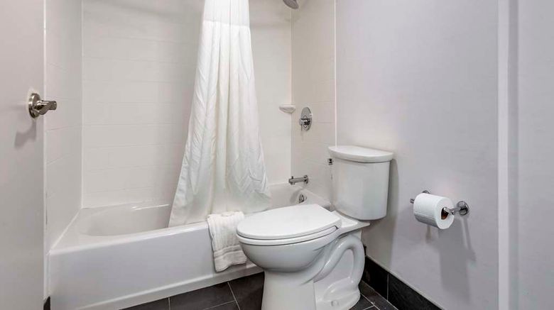 <b>Comfort Inn & Suites Syracuse N. Airport Suite</b>. Images powered by <a href="https://iceportal.shijigroup.com/" title="IcePortal" target="_blank">IcePortal</a>.