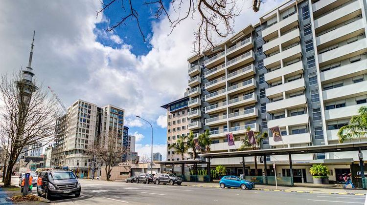 VR Auckland City Exterior