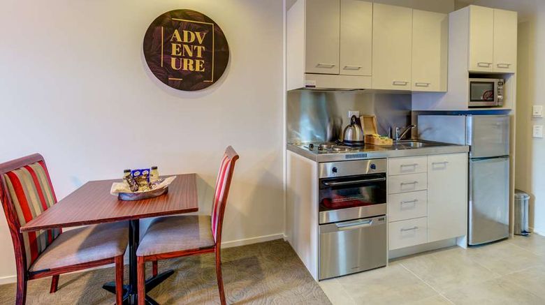 <b>VR Auckland City Room</b>. Images powered by <a href="https://iceportal.shijigroup.com/" title="IcePortal" target="_blank">IcePortal</a>.