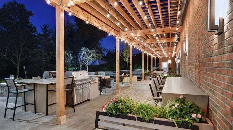 <b>Homewood Sts by Hilton Edison Woodbridge Restaurant</b>. Images powered by <a href="https://iceportal.shijigroup.com/" title="IcePortal" target="_blank">IcePortal</a>.