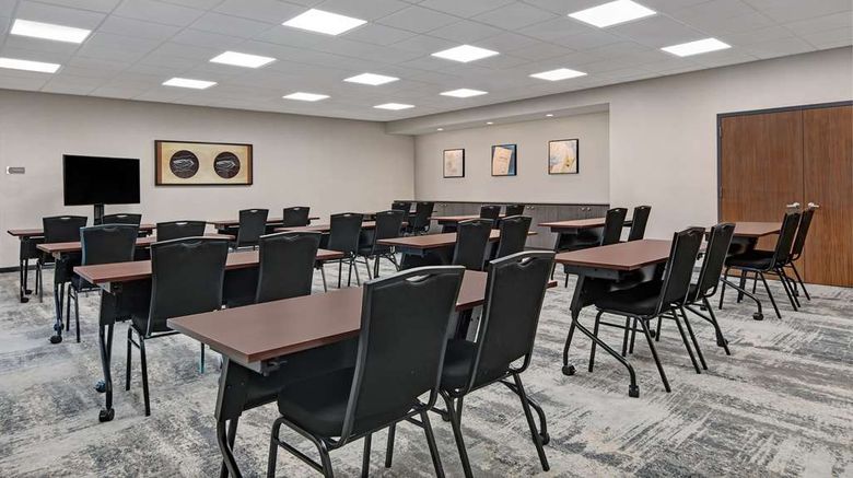 <b>Homewood Sts by Hilton Edison Woodbridge Meeting</b>. Images powered by <a href="https://iceportal.shijigroup.com/" title="IcePortal" target="_blank">IcePortal</a>.