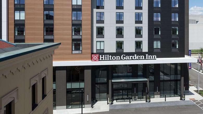 <b>Hilton Garden Inn Madison Downtown Exterior</b>. Images powered by <a href="https://iceportal.shijigroup.com/" title="IcePortal" target="_blank">IcePortal</a>.