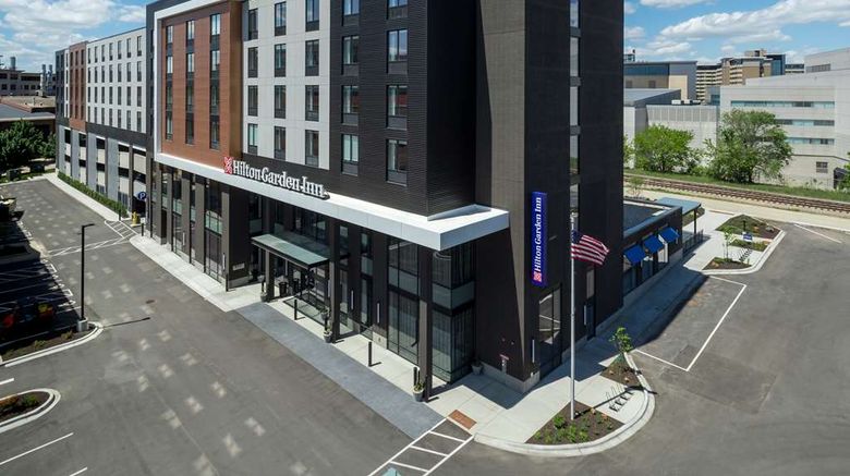 <b>Hilton Garden Inn Madison Downtown Exterior</b>. Images powered by <a href="https://iceportal.shijigroup.com/" title="IcePortal" target="_blank">IcePortal</a>.
