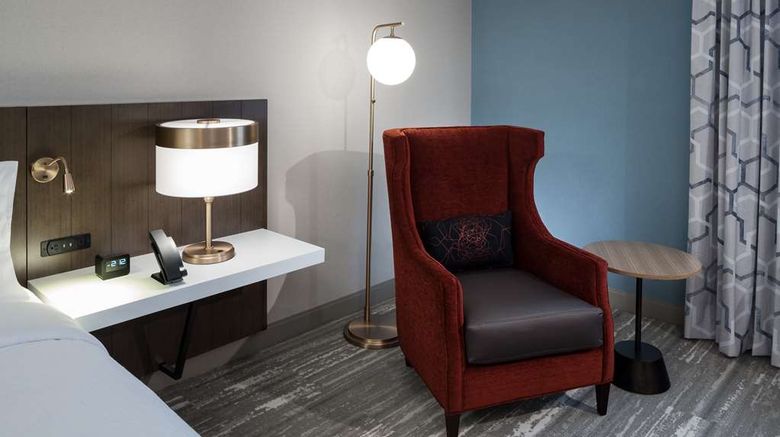 <b>Hilton Garden Inn Madison Downtown Room</b>. Images powered by <a href="https://iceportal.shijigroup.com/" title="IcePortal" target="_blank">IcePortal</a>.