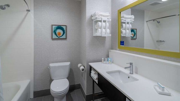 Hampton Inn Hardeeville Room