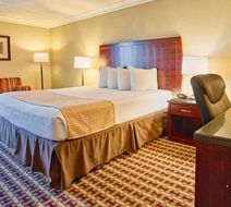 Days Inn &amp Suites by Wyndham Room