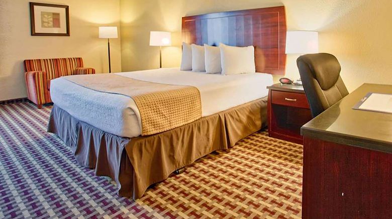 <b>Days Inn &amp Suites by Wyndham Room</b>. Images powered by <a href="https://iceportal.shijigroup.com/" title="IcePortal" target="_blank">IcePortal</a>.
