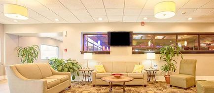 Days Inn &amp Suites by Wyndham Lobby