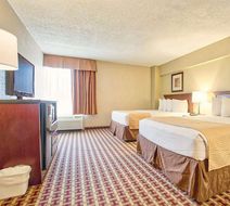 Days Inn &amp Suites by Wyndham Room