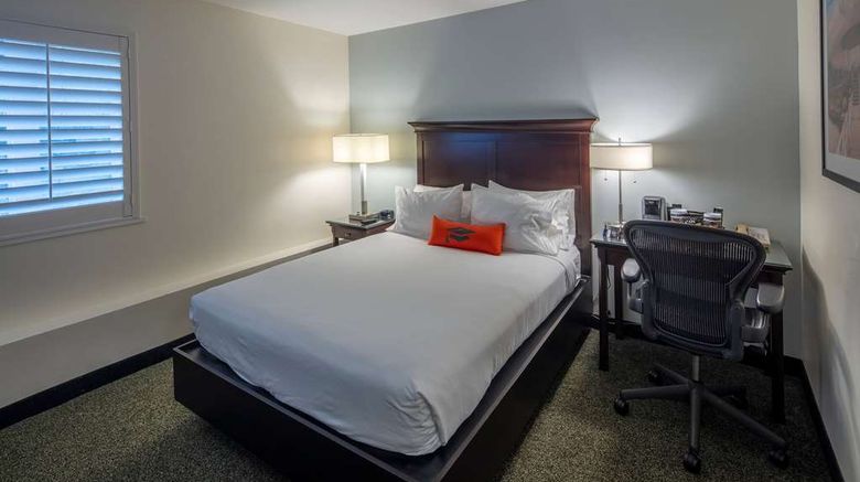 <b>Collegian Hotel & Suites Trademark Coll Room</b>. Images powered by <a href="https://iceportal.shijigroup.com/" title="IcePortal" target="_blank">IcePortal</a>.
