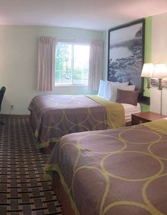 Super 8 by Wyndham Chisago City