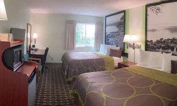 Super 8 by Wyndham Chisago City
