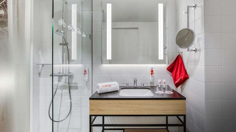 <b>IntercityHotel Wiesbaden Room</b>. Images powered by <a href="https://iceportal.shijigroup.com/" title="IcePortal" target="_blank">IcePortal</a>.