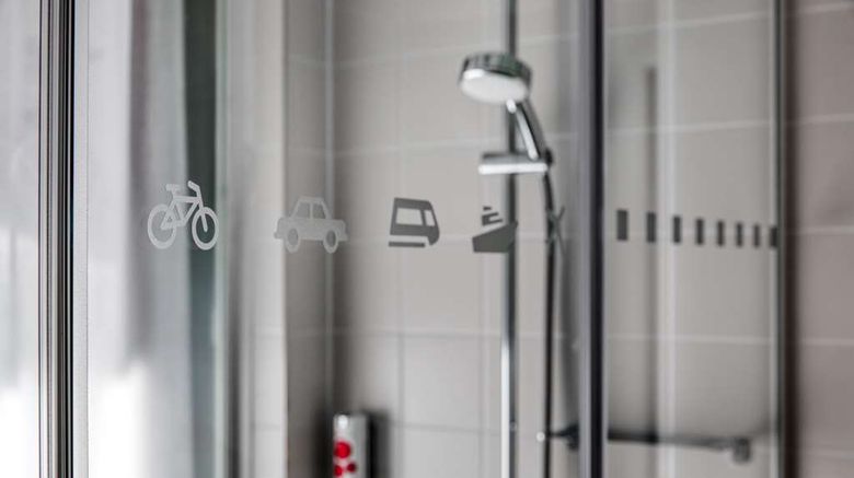 <b>IntercityHotel Wiesbaden Room</b>. Images powered by <a href="https://iceportal.shijigroup.com/" title="IcePortal" target="_blank">IcePortal</a>.