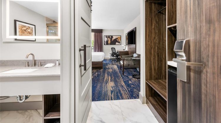 The Federal Hotel, Ascend Collection Room