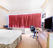 Travelodge by Wyndham Trois Rivieres Room