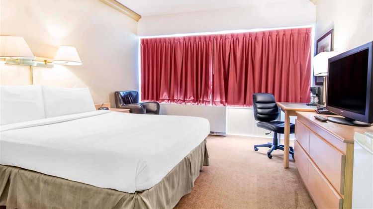 Travelodge by Wyndham Trois Rivieres Room