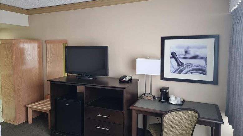 <b>Travelodge by Wyndham Trois Rivieres Room</b>. Images powered by <a href="https://iceportal.shijigroup.com/" title="IcePortal" target="_blank">IcePortal</a>.