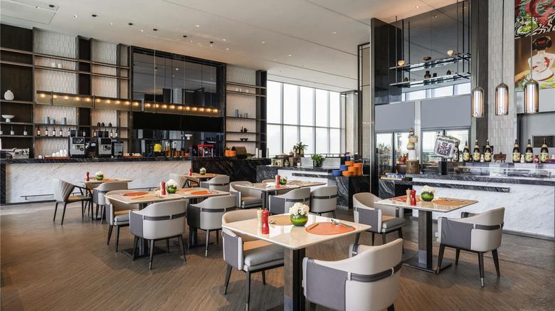 <b>Pullman Jiaxing Pinghu Excellence Hotel Restaurant</b>. Images powered by <a href="https://iceportal.shijigroup.com/" title="IcePortal" target="_blank">IcePortal</a>.