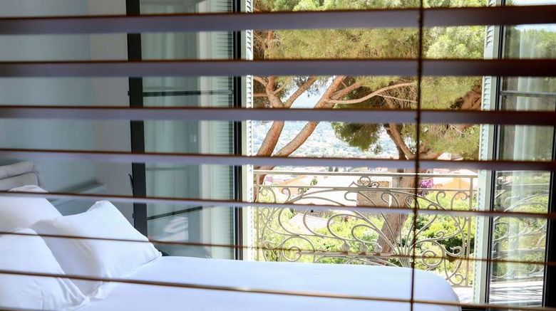 <b>Eden Rose Grand Hotel, BW Premier Coll Room</b>. Images powered by <a href="https://iceportal.shijigroup.com/" title="IcePortal" target="_blank">IcePortal</a>.