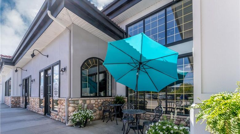 <b>Prestige Rocky Mountain Resort Restaurant</b>. Images powered by <a href="https://iceportal.shijigroup.com/" title="IcePortal" target="_blank">IcePortal</a>.