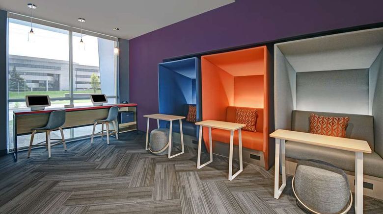 <b>Tru by Hilton Troy Detroit Lobby</b>. Images powered by <a href="https://iceportal.shijigroup.com/" title="IcePortal" target="_blank">IcePortal</a>.