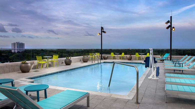 <b>Hilton Garden Inn Orlando Downtown Pool</b>. Images powered by <a href="https://iceportal.shijigroup.com/" title="IcePortal" target="_blank">IcePortal</a>.