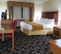 Comfort Inn and Suites Shakopee Downtown Area Room