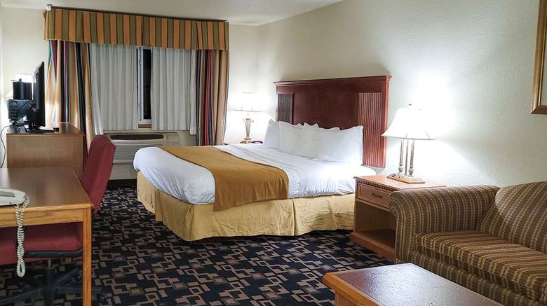 <b>Comfort Inn and Suites Shakopee Downtown Area Room</b>. Images powered by <a href="https://iceportal.shijigroup.com/" title="IcePortal" target="_blank">IcePortal</a>.