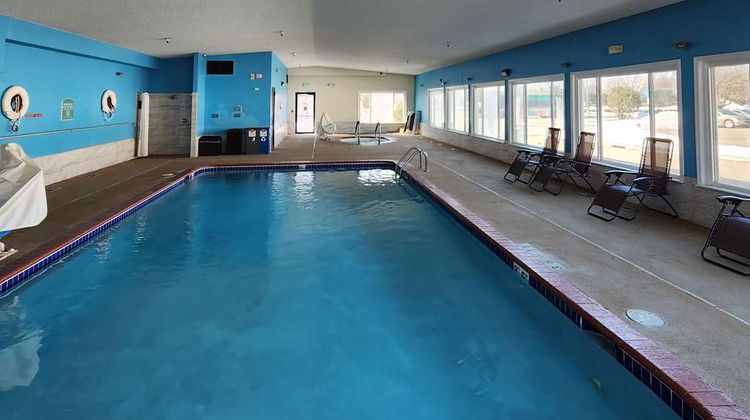 Comfort Inn and Suites Shakopee Downtown Area Pool
