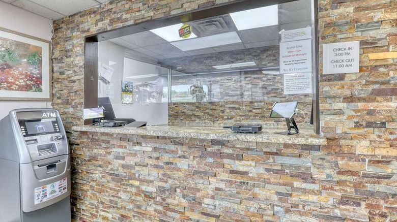 <b>Suburban Studios Lobby</b>. Images powered by <a href="https://iceportal.shijigroup.com/" title="IcePortal" target="_blank">IcePortal</a>.