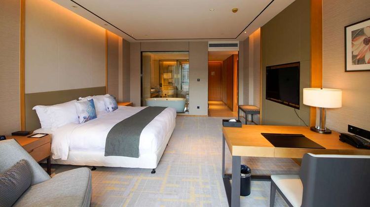 Howard Johnson by Wyndham Glory Plaza Room