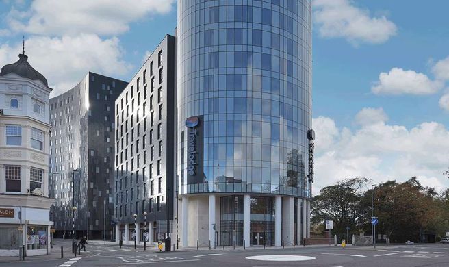 Travelodge Plus Portsmouth City Centre Exterior