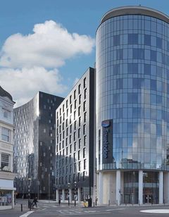 Travelodge Plus Portsmouth City Centre