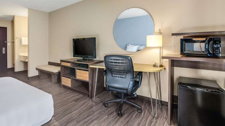 <b>Quality Inn Calvert City-Paducah East Room</b>. Images powered by <a href="https://iceportal.shijigroup.com/" title="IcePortal" target="_blank">IcePortal</a>.