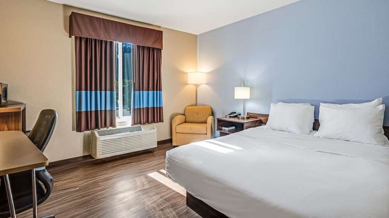 <b>Quality Inn Calvert City-Paducah East Room</b>. Images powered by <a href="https://iceportal.shijigroup.com/" title="IcePortal" target="_blank">IcePortal</a>.