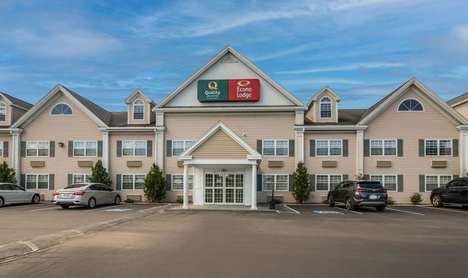 Quality Inn and Suites Auburn Exterior
