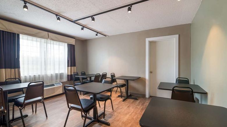 <b>Quality Inn and Suites Auburn Restaurant</b>. Images powered by <a href="https://iceportal.shijigroup.com/" title="IcePortal" target="_blank">IcePortal</a>.