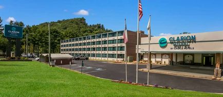 Clarion Hotel Conference Center Exterior