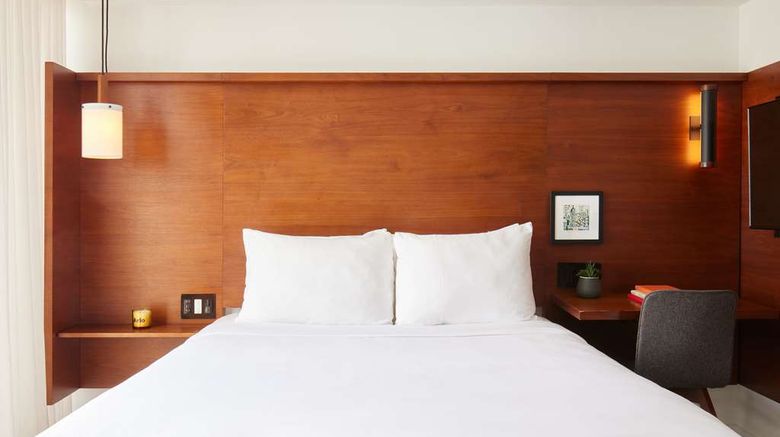 <b>Arlo NoMad Room</b>. Images powered by <a href="https://iceportal.shijigroup.com/" title="IcePortal" target="_blank">IcePortal</a>.