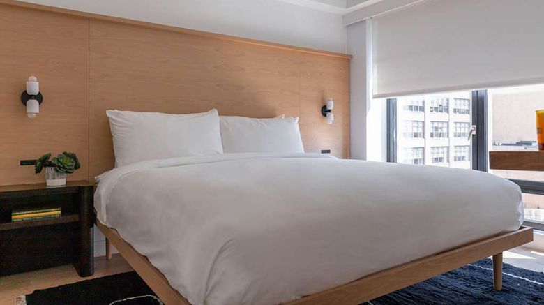 <b>Arlo SoHo Suite</b>. Images powered by <a href="https://iceportal.shijigroup.com/" title="IcePortal" target="_blank">IcePortal</a>.