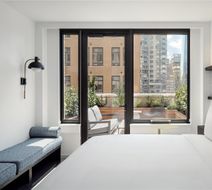 Arlo Midtown Room