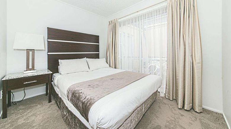 <b>Auckland Airport Lodge Room</b>. Images powered by <a href="https://iceportal.shijigroup.com/" title="IcePortal" target="_blank">IcePortal</a>.