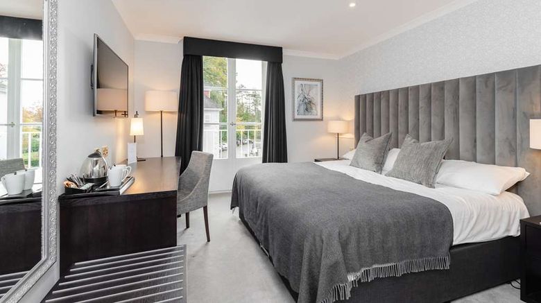 <b>Gorse Hill Room</b>. Images powered by <a href="https://iceportal.shijigroup.com/" title="IcePortal" target="_blank">IcePortal</a>.