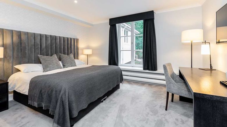 <b>Gorse Hill Room</b>. Images powered by <a href="https://iceportal.shijigroup.com/" title="IcePortal" target="_blank">IcePortal</a>.