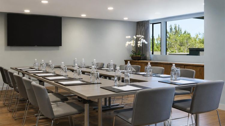 Luxe Sunset Boulevard Hotel Meeting