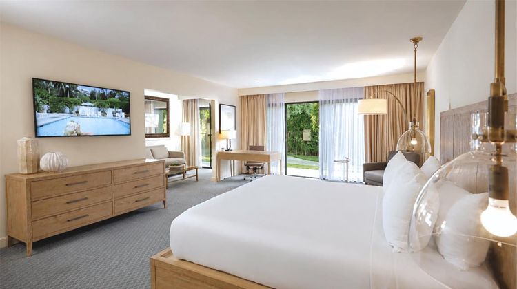 Luxe Sunset Boulevard Hotel Room