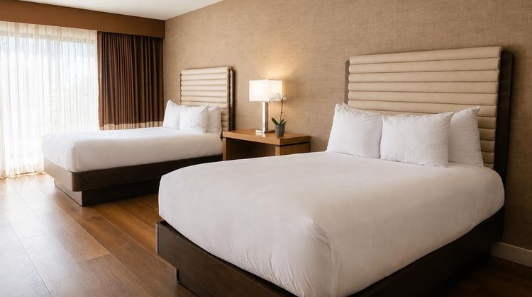 Luxe Sunset Boulevard Hotel Room