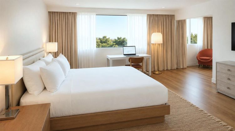 Luxe Sunset Boulevard Hotel Room